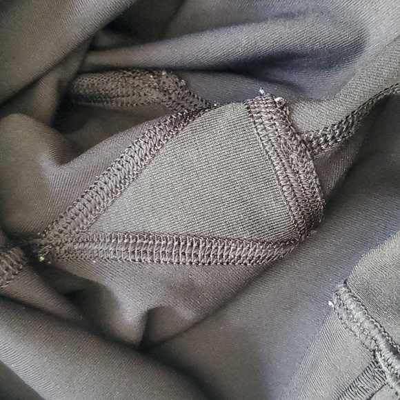 LULULEMON CAPRI LEGGINGS - Picture 12 of 12